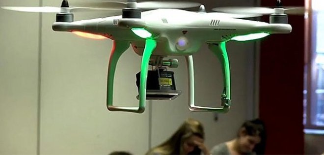 La ciudad que envía drones a patrullar exámenes para evitar que copien