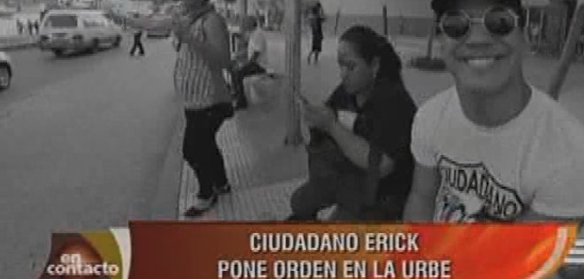 El ciudadano Erick pone orden en las calles de Guayaquil