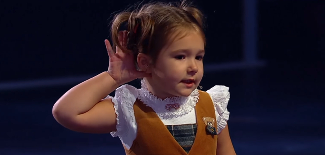 Bella Deviátkina, la niña de cuatro años que habla siete idiomas