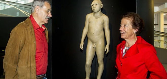 Escultura del primer poblador de Europa expuesta en museo en España