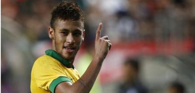 Roberto Carlos cree que Neymar &quot;es mejor&quot; que Cristiano y Messi