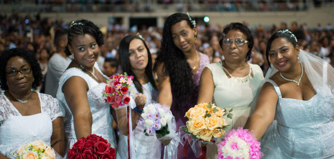 Brasil: 1.960 parejas se dan el sí en masiva boda en gimnasio del Maracaná
