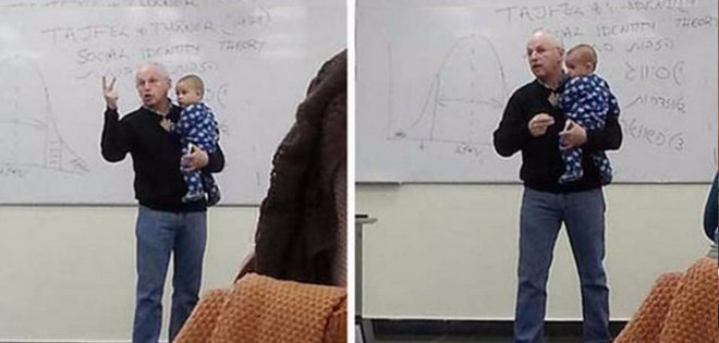 Profesor da clase con un bebé en brazos para evitar que su madre deje de estudiar
