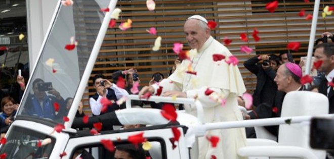 El papa se despide hoy de Ecuador impresionado por la participación