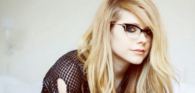 Avril Lavigne: &quot;Tengo problemas de salud así que manténganme en sus oraciones&quot;