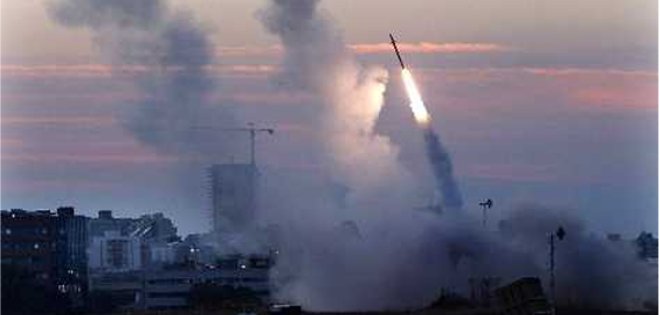 Aviones israelíes atacan Gaza en respuesta al lanzamiento de cohetes