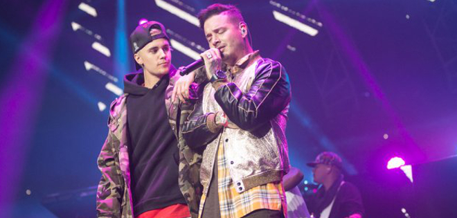 J Balvin y Justin Bieber sorprendieron al público en concierto