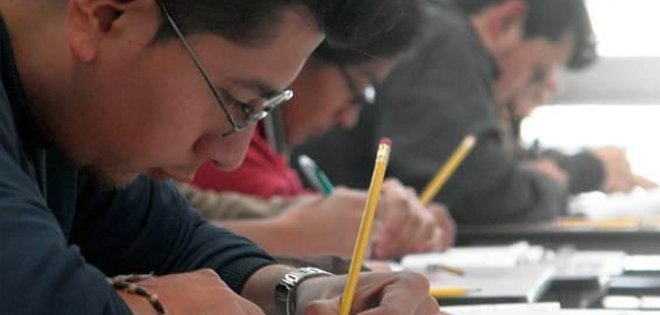 Más de 322 mil estudiantes de bachillerato rinden examen del ENES