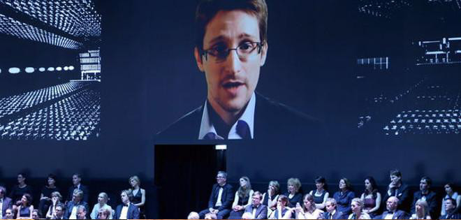 Snowden recibe permiso de residencia en Rusia por un plazo de tres años