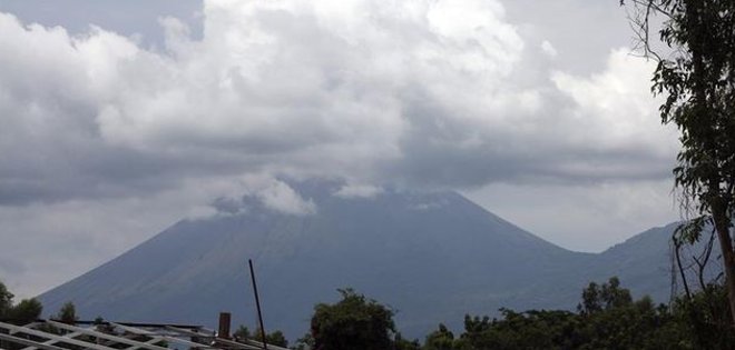 Fuerte explosión y sismo de magnitud 3,2 en volcán Telica de Nicaragua