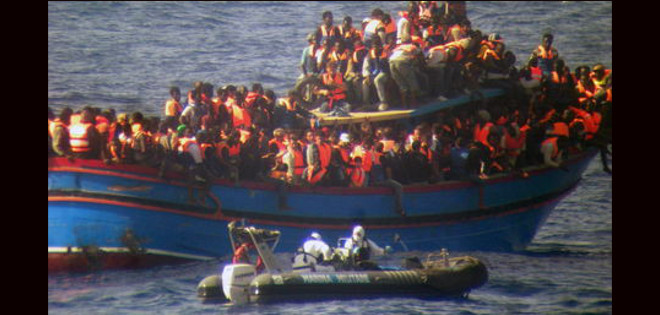 La Marina italiana rescató a más de 2.300 inmigrantes el fin de semana