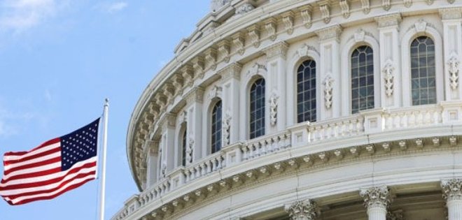 EEUU: disparos frente al Congreso, hallan paquete sospechoso
