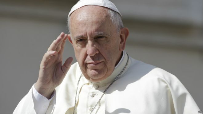 Un grupo de tradicionalistas acusa al Papa Francisco de difundir &quot;siete herejías&quot;