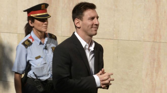 ¿De qué acusan a Lionel Messi y qué puede pasar en el juicio que inició este martes en Barcelona?