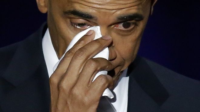 Obama llora al hablar de Michelle en su mensaje de despedida