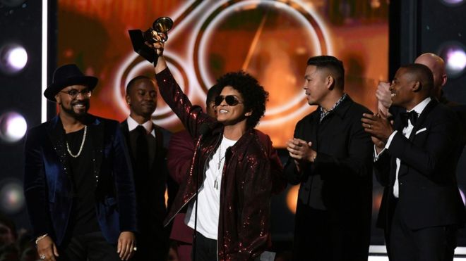Grammy 2018: estos son los ganadores de una gala en la que el cantante Bruno Mars da la sorpresa y se lleva los 3 premios más codiciados de la música
