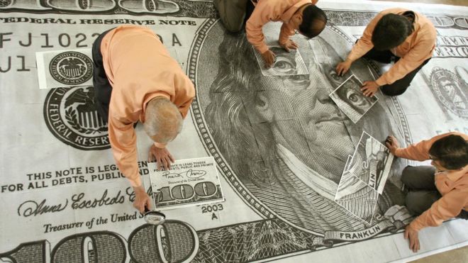 Por qué está perdiendo valor el dólar y cómo puede impactar a los países de América Latina