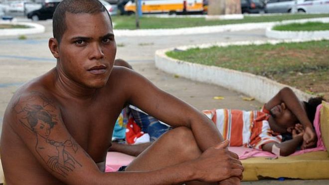La brutal vida de miles de niños y jóvenes en las calles de Salvador, en Brasil