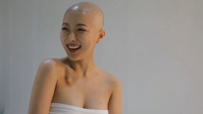 Youtuber de belleza comparte su lucha contra el cáncer