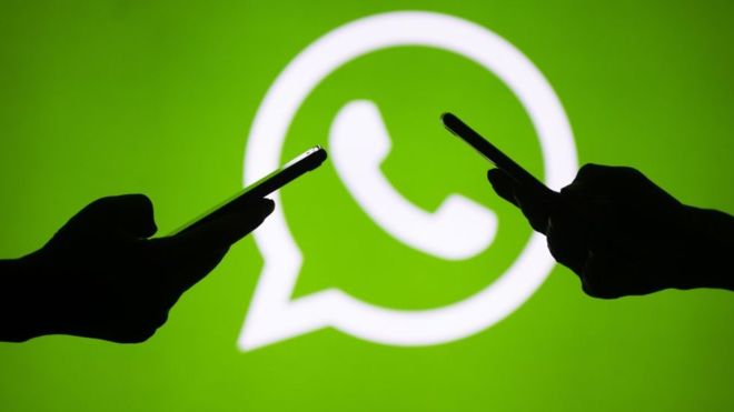 WhatsApp limita el número de personas a las que puedes reenviar mensajes