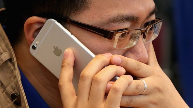 Apple reconoce por primera vez que ralentiza deliberadamente sus teléfonos