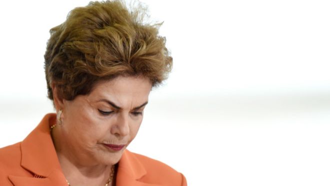 Crisis en Brasil: Rousseff le dijo a la BBC que es inocente y que seguirá peleando