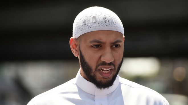 &quot;¡Que nadie toque a ese hombre!&quot;: Mohammed Mahmoud, el imán que evitó que lincharan al atacante en Londres