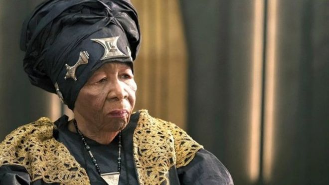 La mujer que comenzó a actuar a los 88 años y encontró fama con &quot;Black Panther&quot;