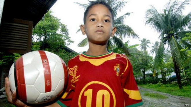 La increíble historia del &quot;hijo adoptivo&quot; de Cristiano Ronaldo que sobrevivió al tsunami