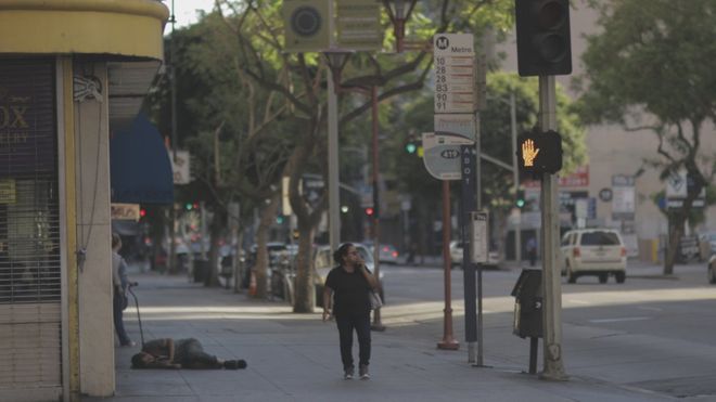 El alarmante aumento de los que buscan fortuna en Los Ángeles y terminan viviendo en la calle