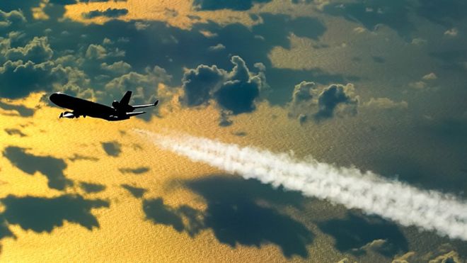 ¿Por qué es tan difícil hacer que los aviones contaminen menos?