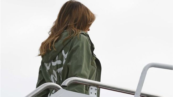 La polémica chaqueta que vistió Melania Trump en la frontera