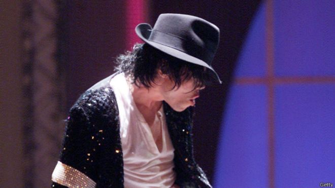 Paul Walker, Michael Jackson y las 13 celebridades muertas que más dinero ganaron en 2015