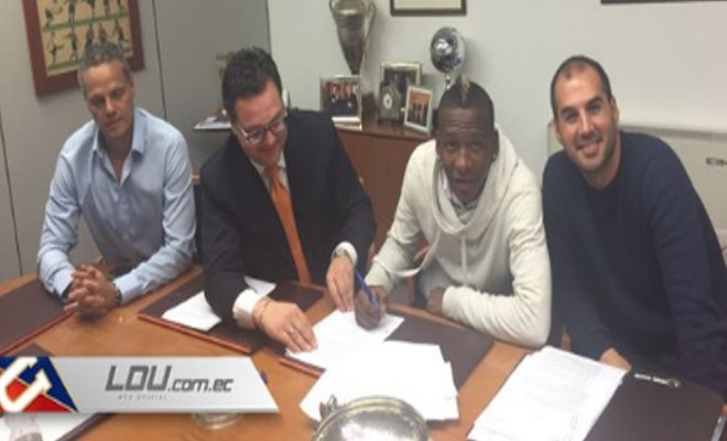 Liga de Quito confirma que Udinese compró derechos de Estupiñán