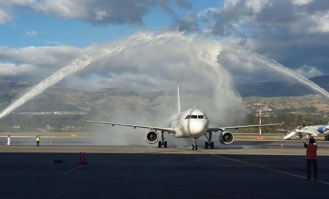 Gran recibimiento al Independiente del Valle en aeropuerto de Quito