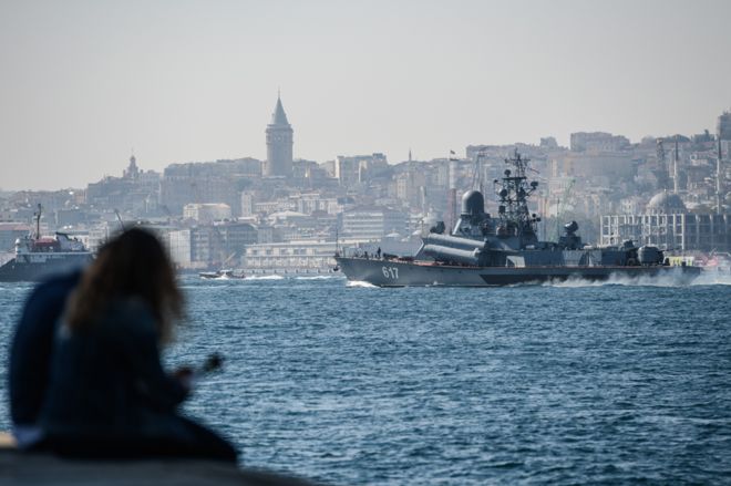 Estambul: la ciudad en la que Rusia no puede esconder sus barcos de guerra
