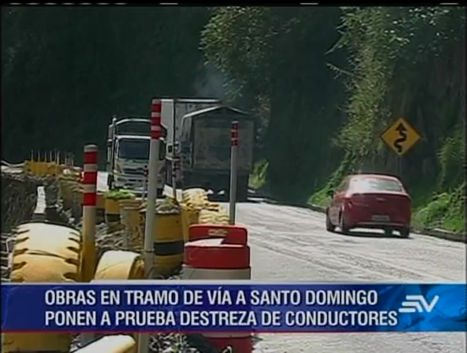 Los riesgos de la vía Alóag-Santo Domingo, una de las más transitadas