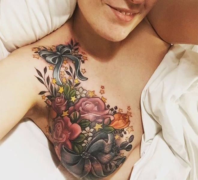 El tatuaje de una mujer con cáncer de mama que se volvió viral en internet