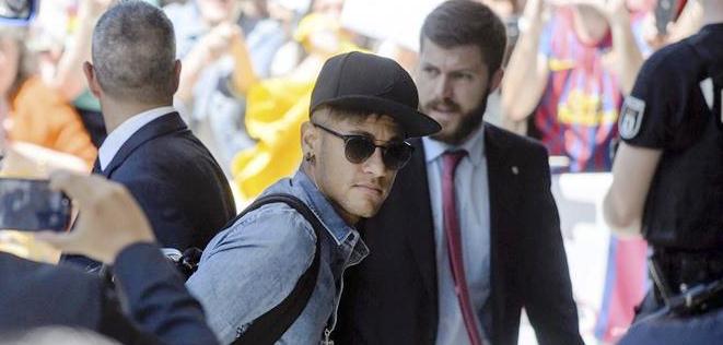El Fisco brasileño también investiga transferencia de Neymar al Barcelona