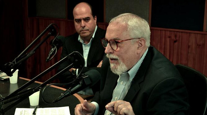 Oposición venezolana entrega a misión de Unasur condiciones para el diálogo