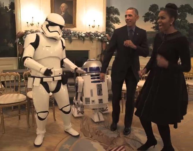 Los Obama bailan con personajes de Star Wars