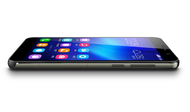 Huawei lanza su Honor 6, un teléfono inteligente de gama alta a precio medio