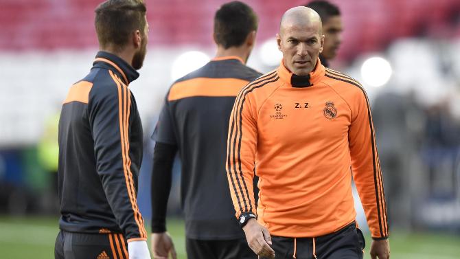 Anulada la sanción a Zidane que podrá continuar entrenando