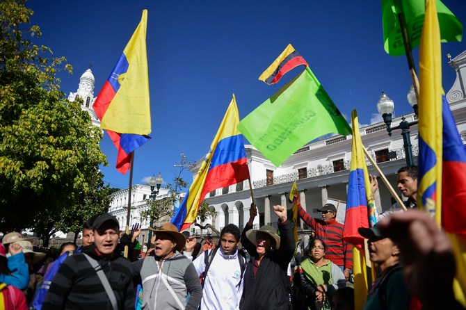 Presidente Correa anuncia contramarcha para el próximo 8 de marzo