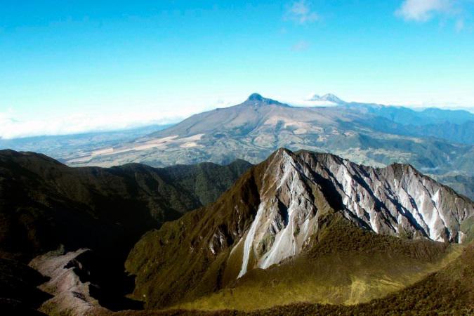 Volcán Ninahuilca, ubicado al Sur-Occidente del Atacazo.