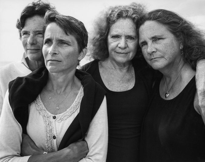 (VIDEO) Estas hermanas se fotografiaron juntas cada año durante 4 décadas