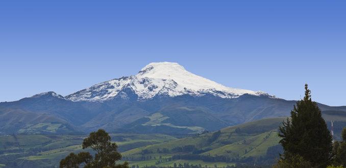 Volcán Cayambe, ubicado a 60 kilómetros al nor oriente de Quito.