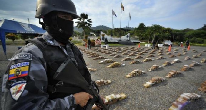 Policía halla avioneta con 280 paquetes de coca que iban a México