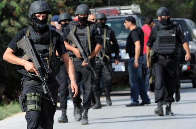 Atentado contra autobús de la guardia presidencial deja al menos 11 muertos en Túnez