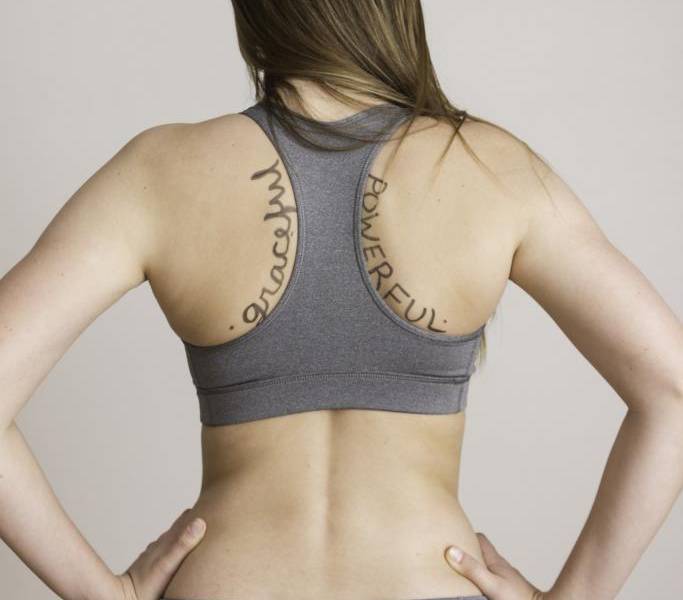 FOTOS: Mujeres usan su cuerpo para demostrar que no son más el &#039;sexo débil&#039;